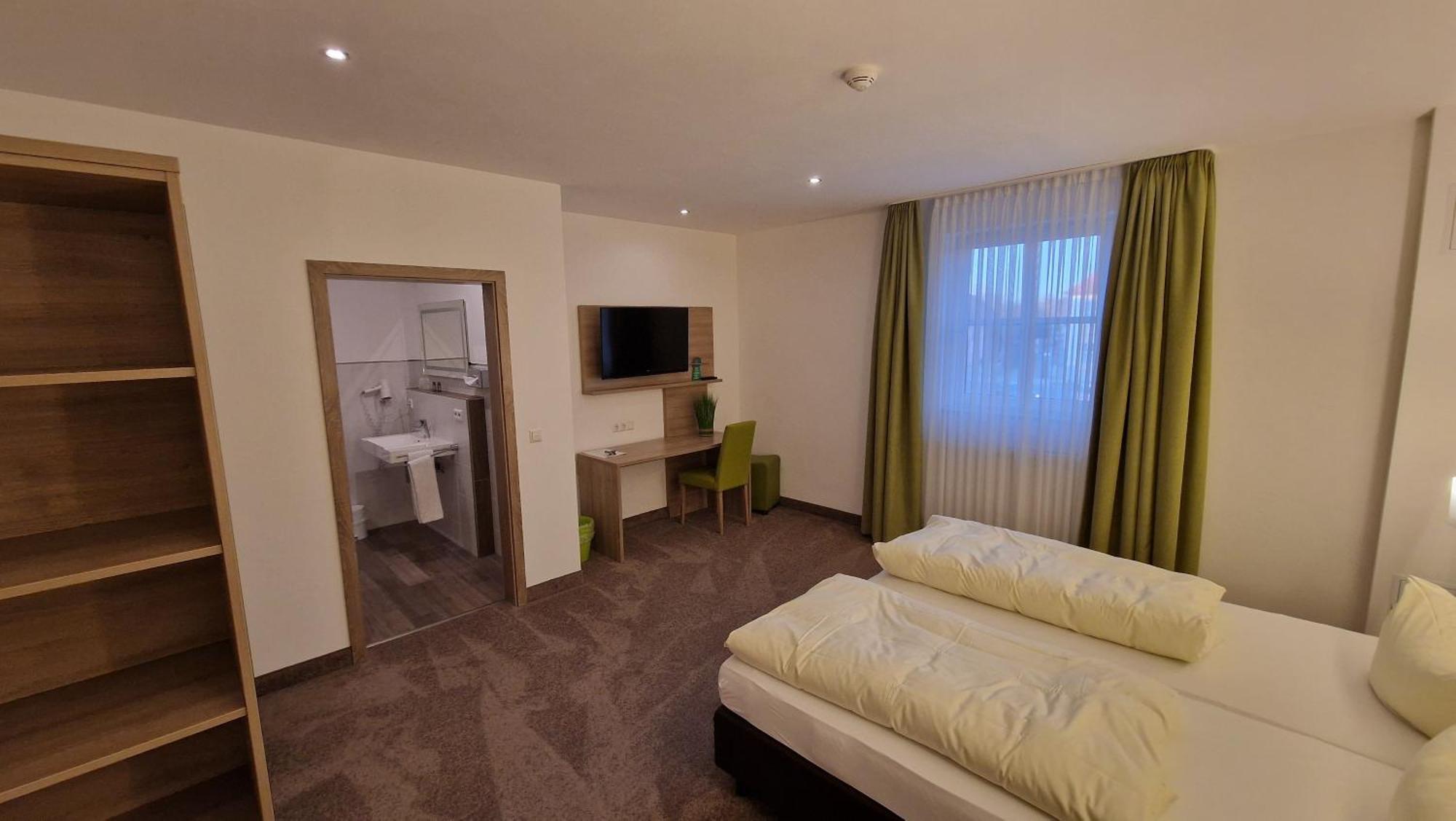 Schwarzer Adler - Hotel Garni Ipsheim Eksteriør billede