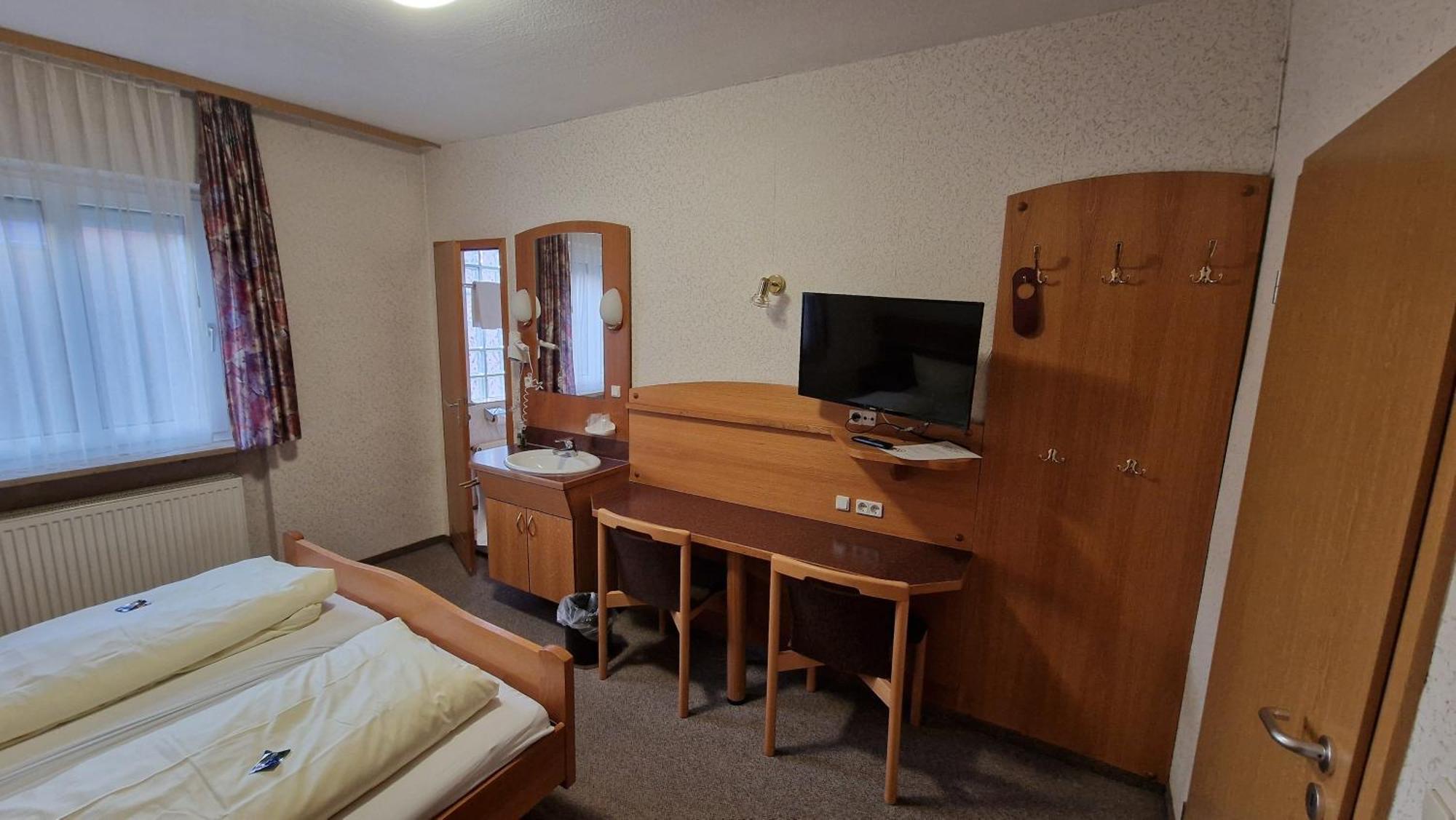 Schwarzer Adler - Hotel Garni Ipsheim Eksteriør billede