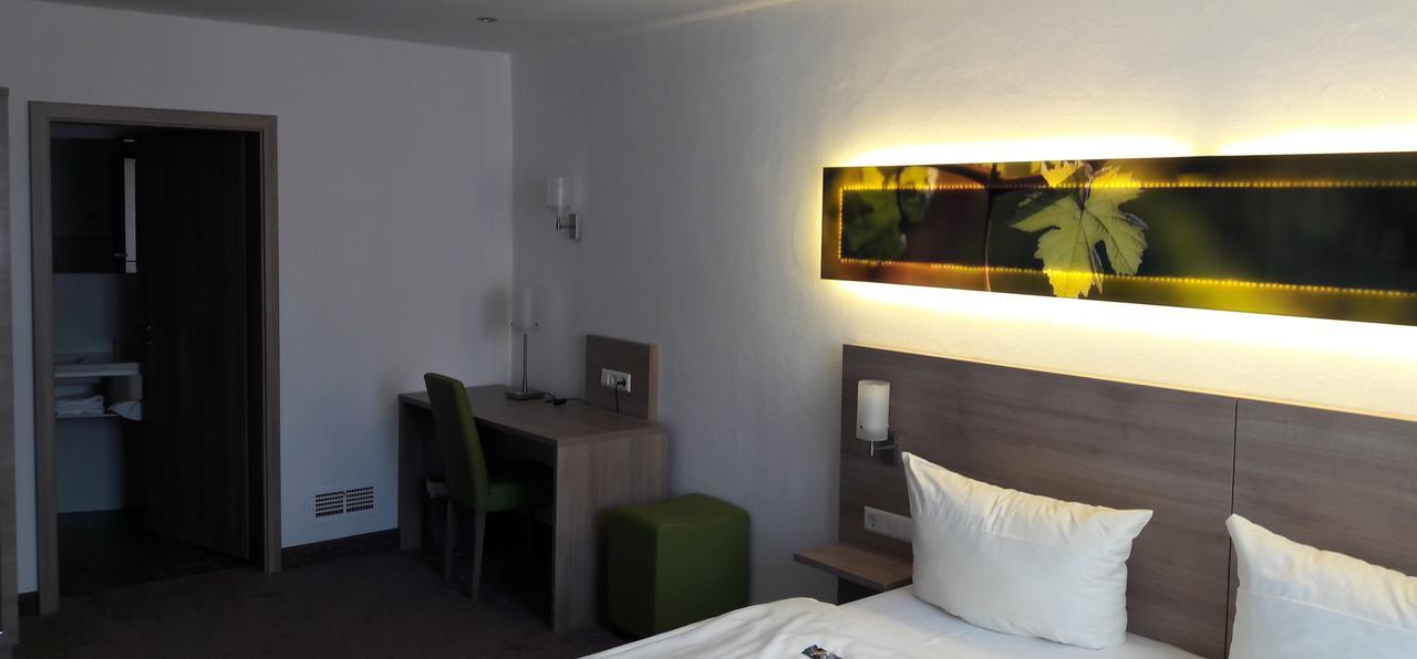 Schwarzer Adler - Hotel Garni Ipsheim Eksteriør billede